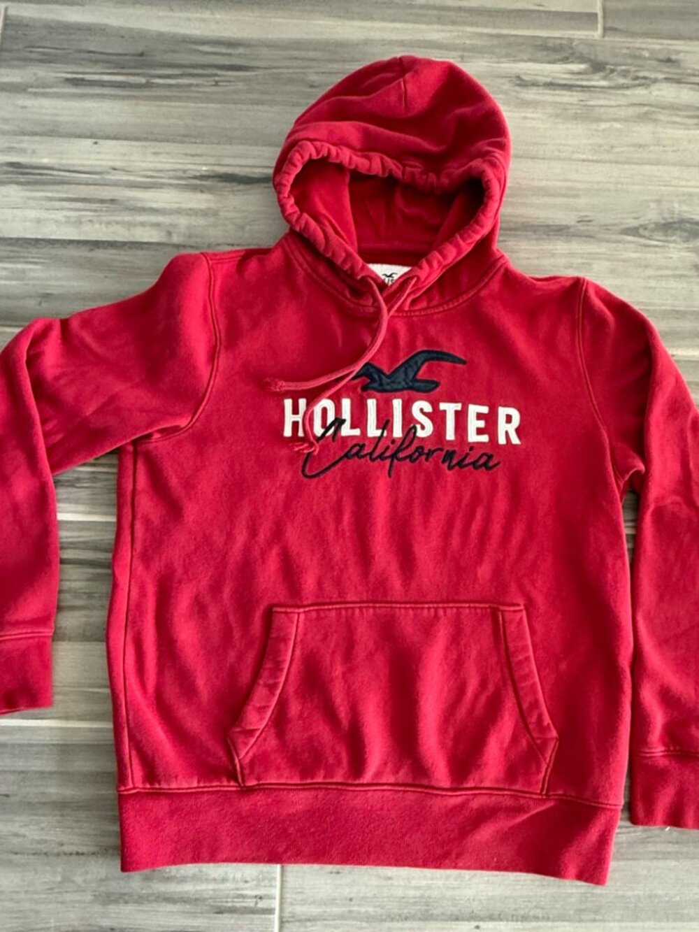 Hollister California Hoodie Sweatshirt Medium Red Embroidered Logo Fleece M